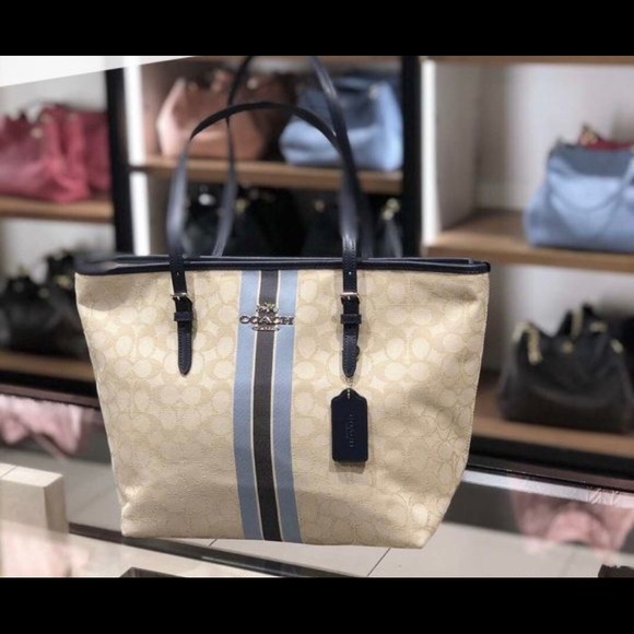Coach Handbags - Coach Signature Tote